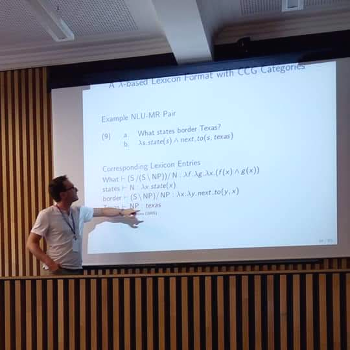 Kilian Evang giving a class using a Beamer presentation